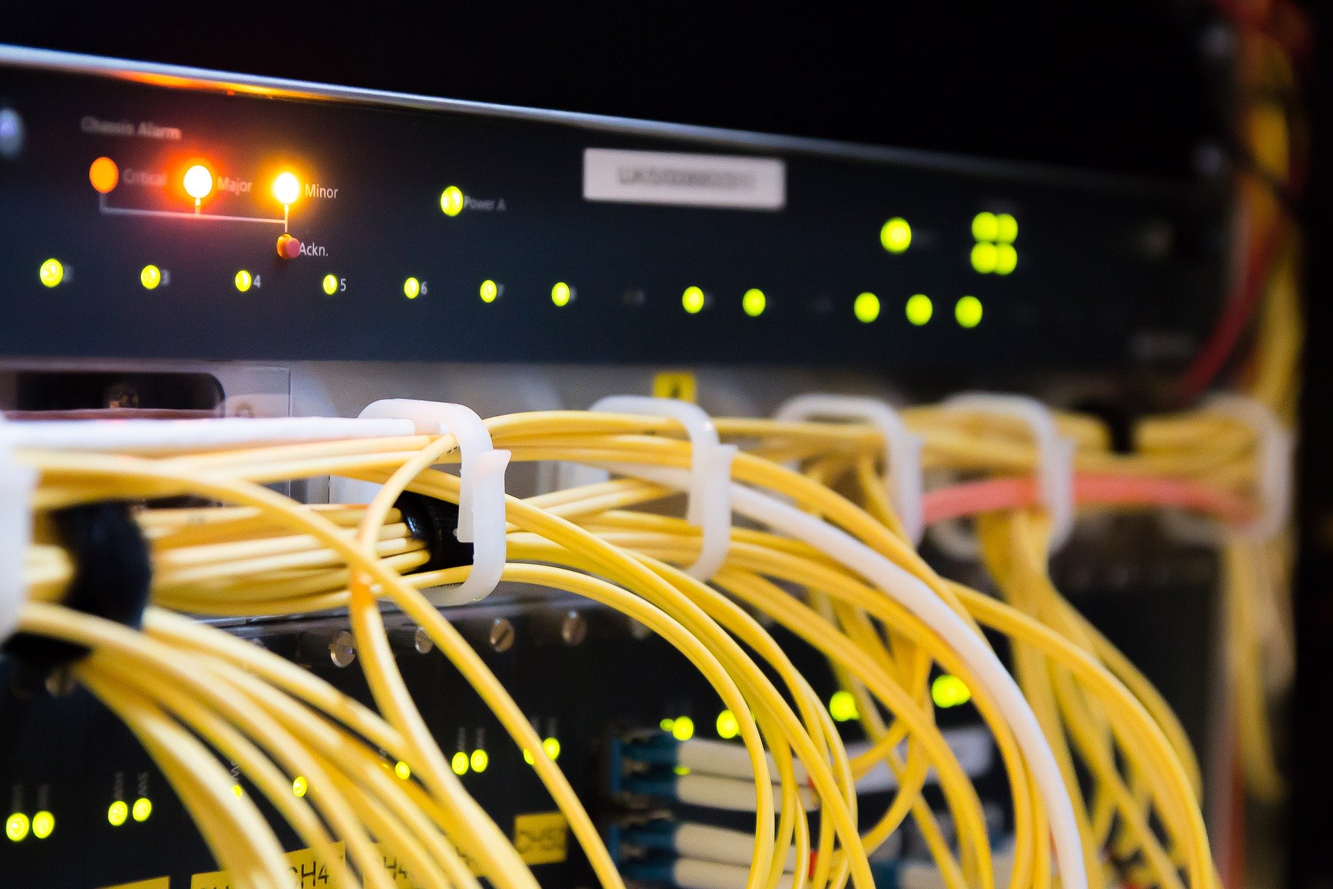 Lanmedia redes acceso router fibra Networking y Ciberseguridad